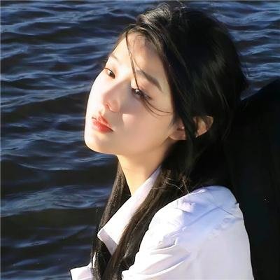 青青河畔草